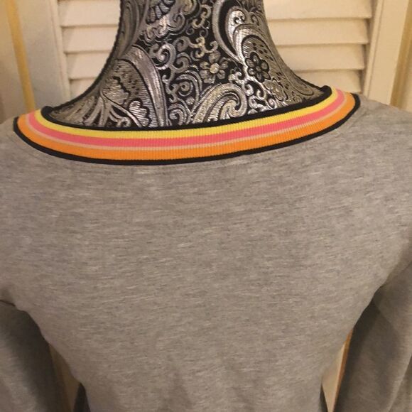 Trina Turk Neon Trim VNeck Athleisure Dress. Run 🏃‍♀️ to your Cocktail 🍹 Party - Picture 7 of 16